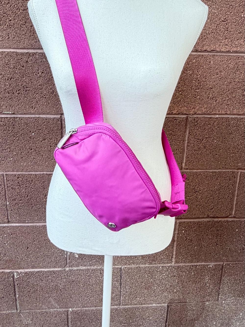 Lululemon, Everywhere, belt, bag  1L Bright Pink Crossbody Belt Bag - Women